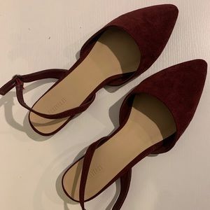 Maroon flat